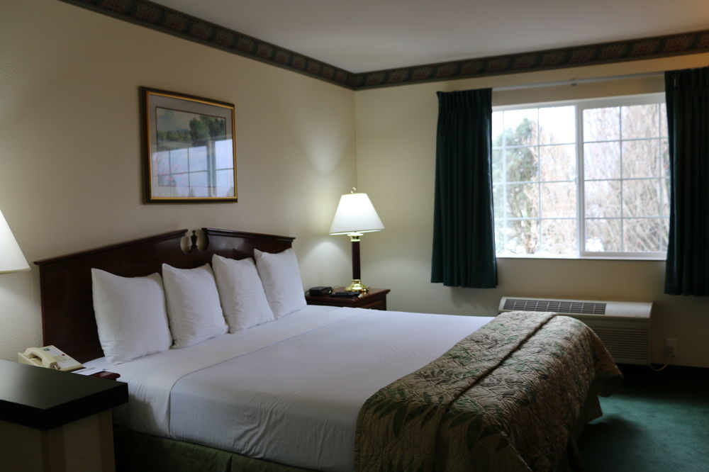 Guesthouse Inn & Suites Kelso/Longview Exterior photo